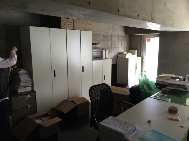 店舗解体工事の様子